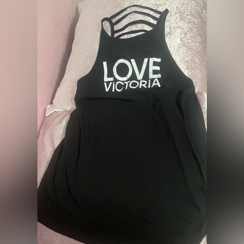 Victoria sport strappy back tank top XS